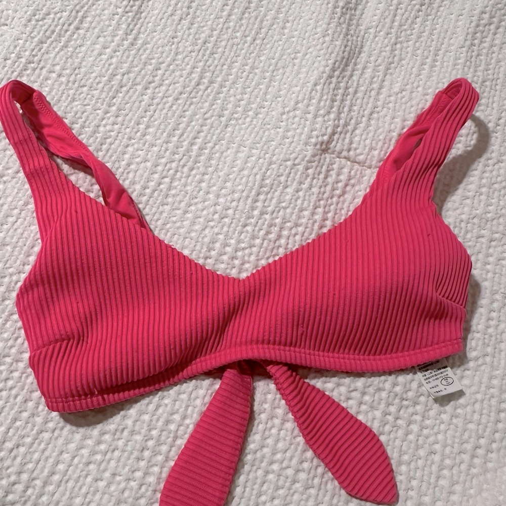 Hollister ribbed Hit Pink bikini top! Scoop adjustable back! Extra Small! 🌷🌸